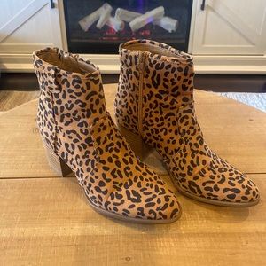 Carlos Leopard booties